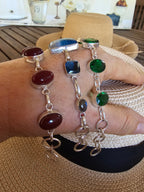 Pulseras en tres colores