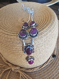 Lindo collar púrpura para cualquier ocasión