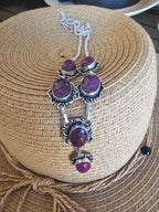 Lindo collar púrpura para cualquier ocasión