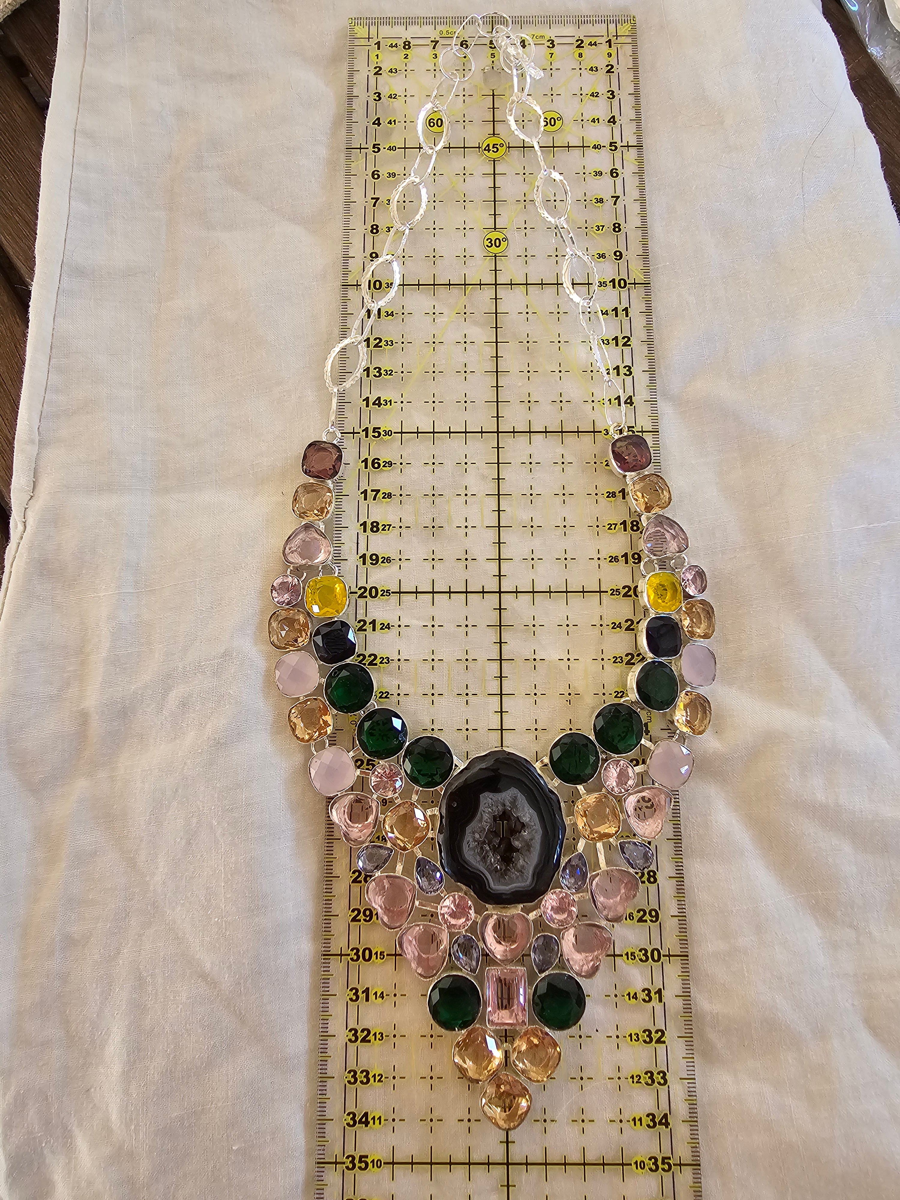 Collar magnífico con colores