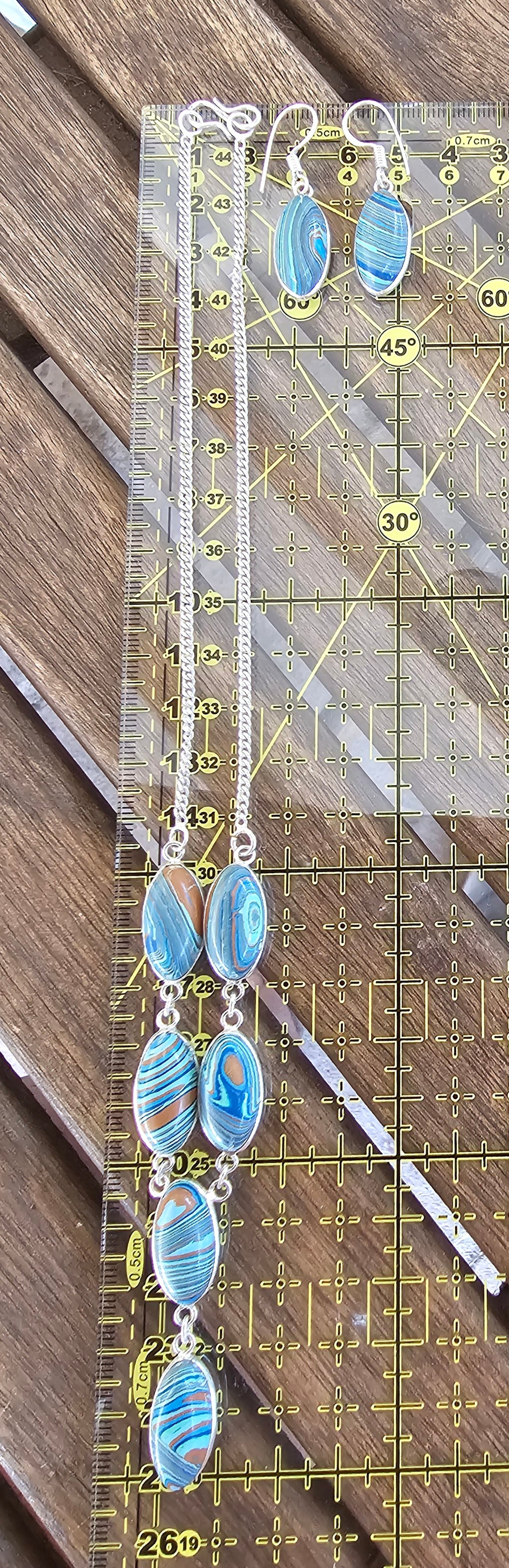 Conjuntos de collar y pendientes