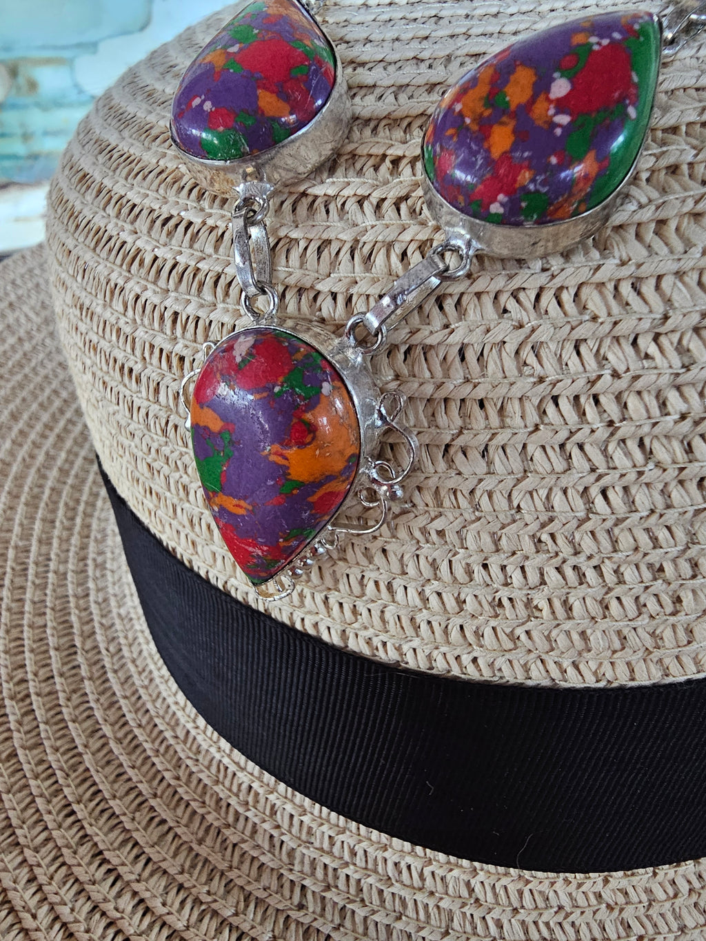 Collar con colores de verdad