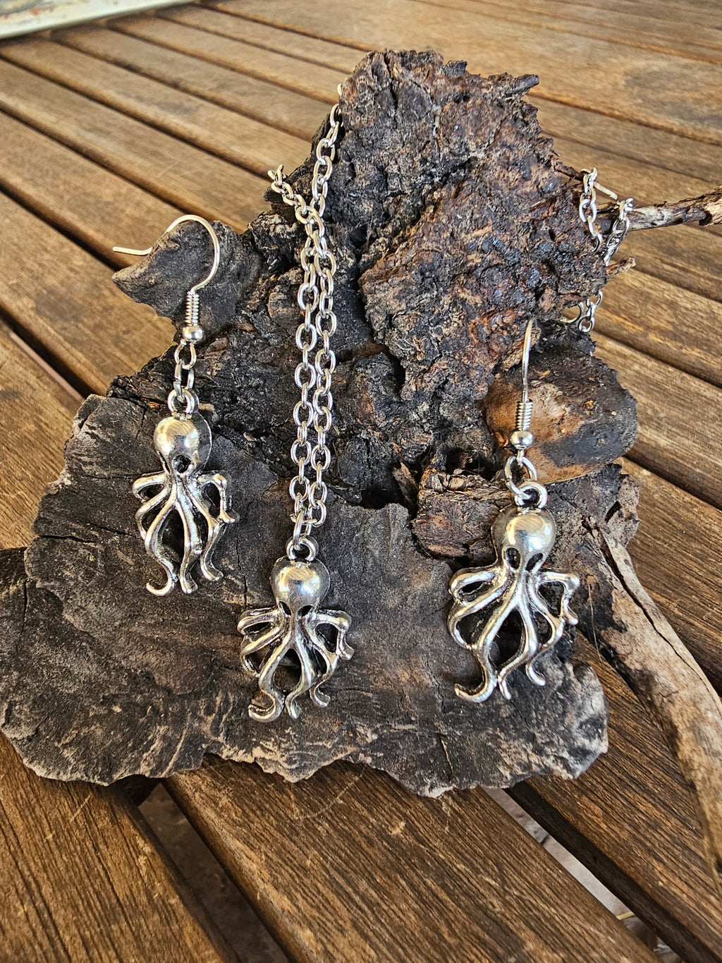 Conjunto de Collar y Pendientes Pulpo – Plata Envejecida