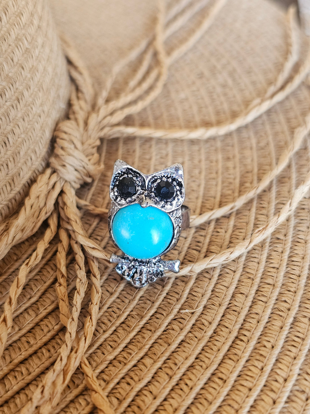 Hermoso anillo bohemio en forma de búho