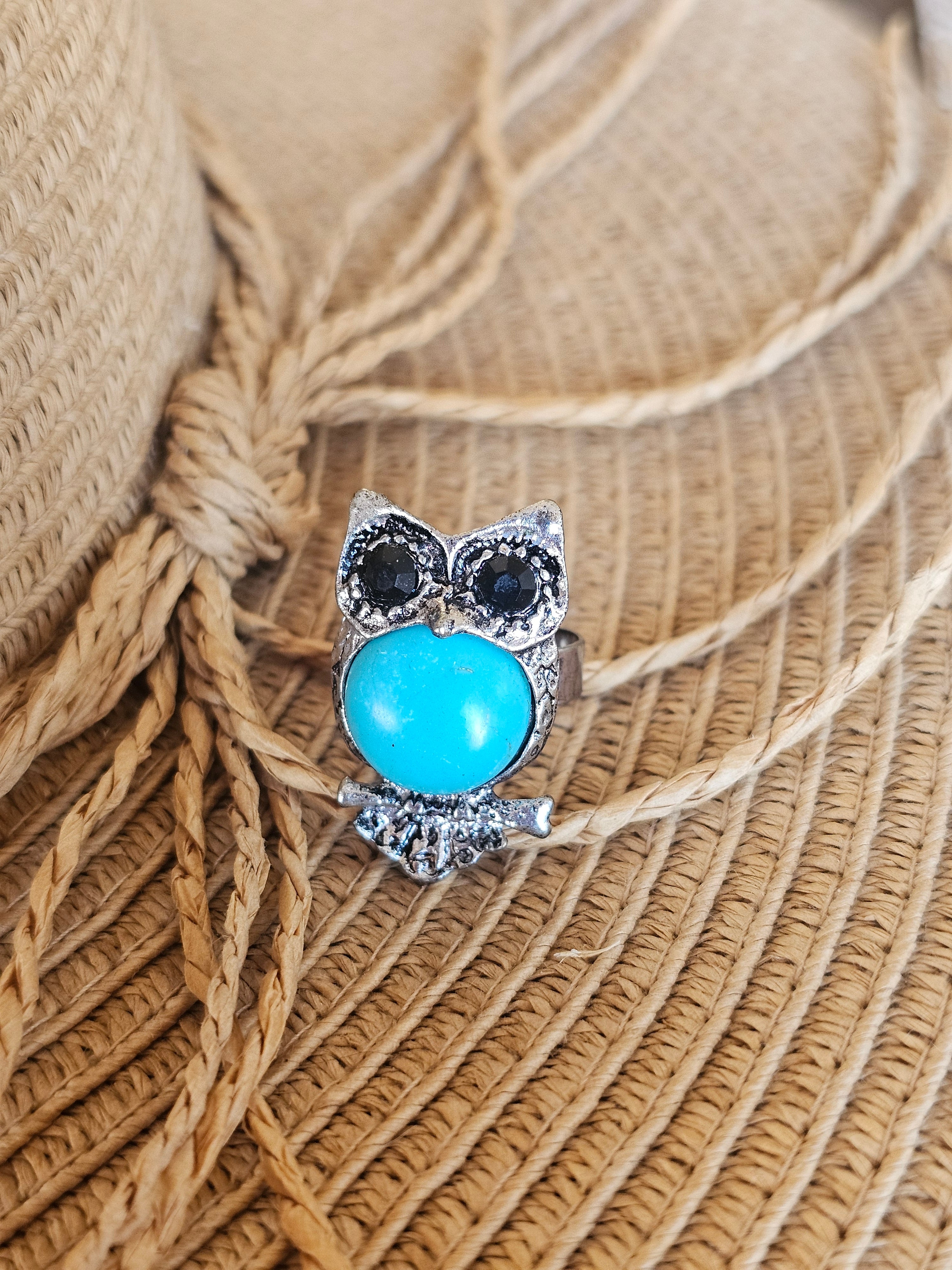 Hermoso anillo bohemio en forma de búho