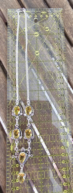 Romántico collar lavalier