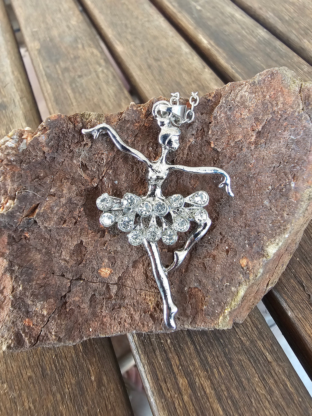 Collar con Colgante de Bailarina de Ballete – Plateado aleación y Cristal