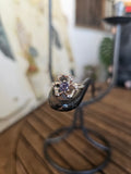 Lindo anillo con forma floral