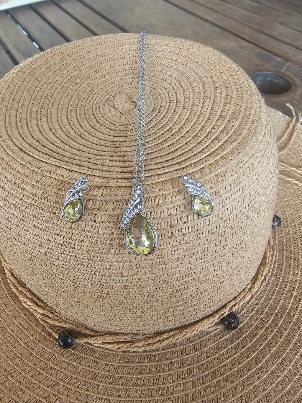 Conjunto de Collar y Pendientes de Cristal Amarillo Elegancia Silvestre