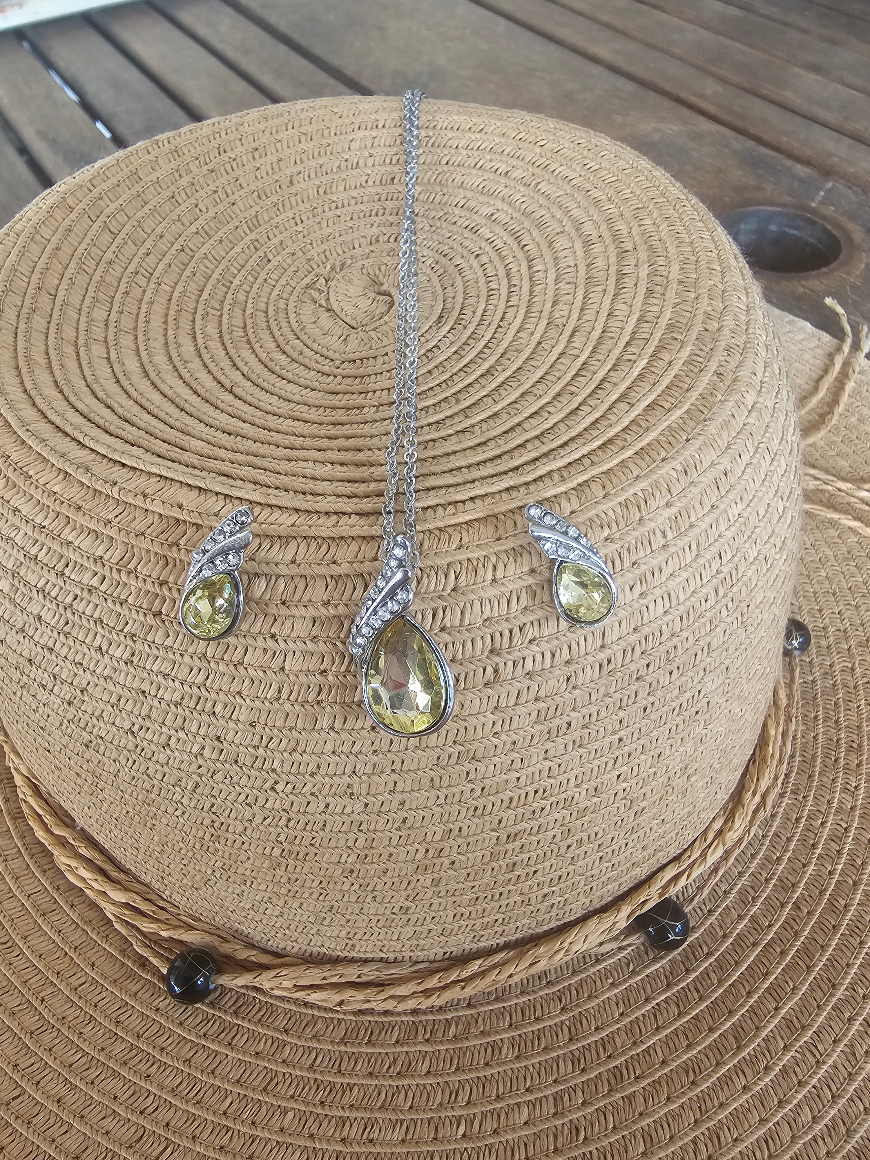 Conjunto de Collar y Pendientes de Cristal Amarillo Elegancia Silvestre