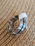 Anillo con un rayo azul