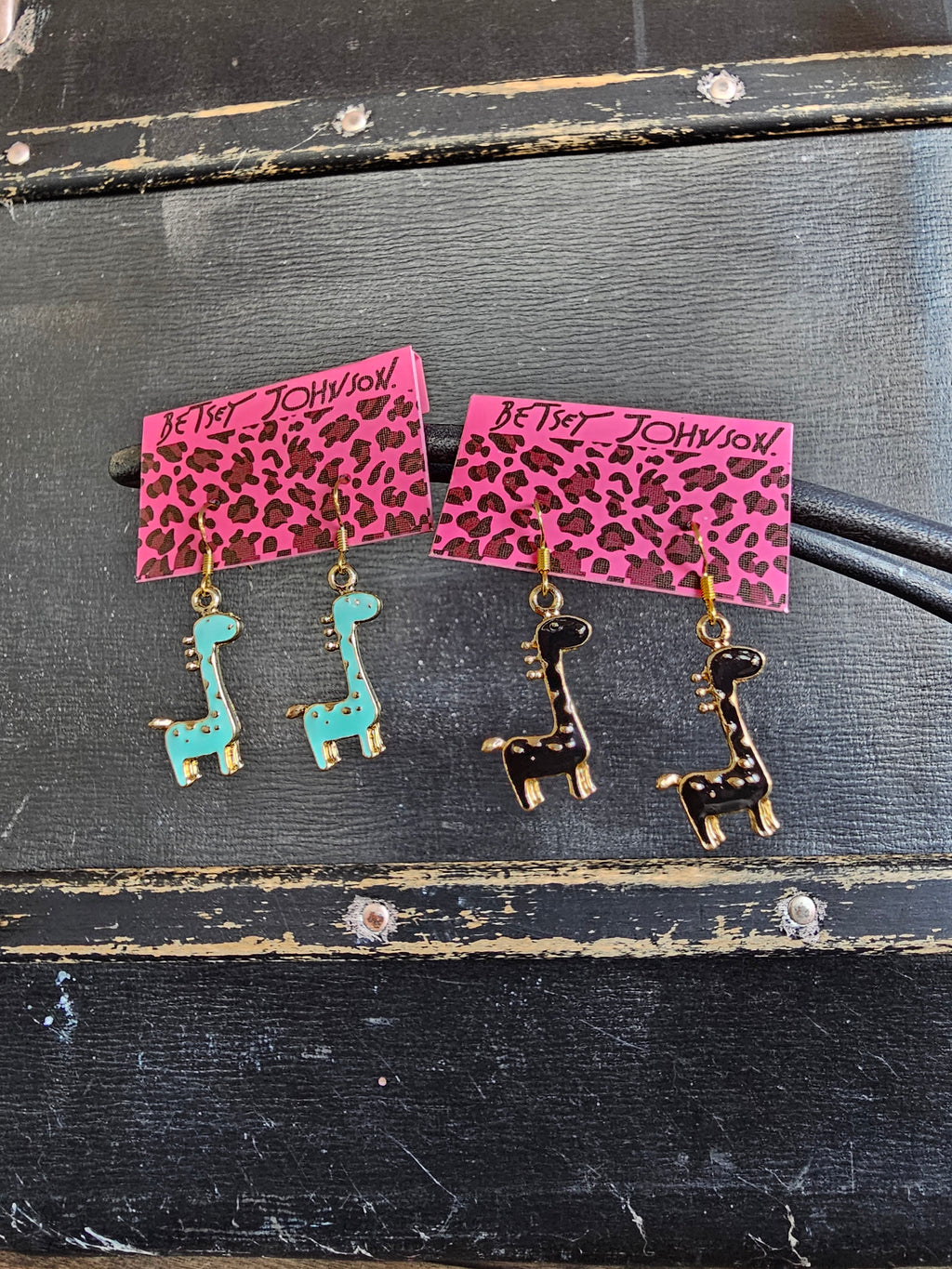 Dulces pendientes eb forma de jirafa