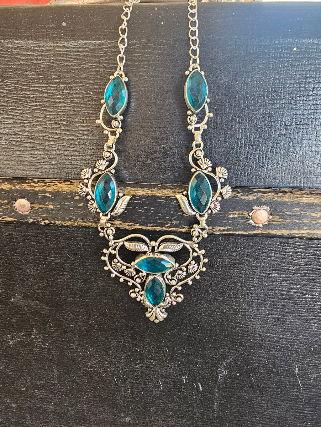 Collar delicado y elegante