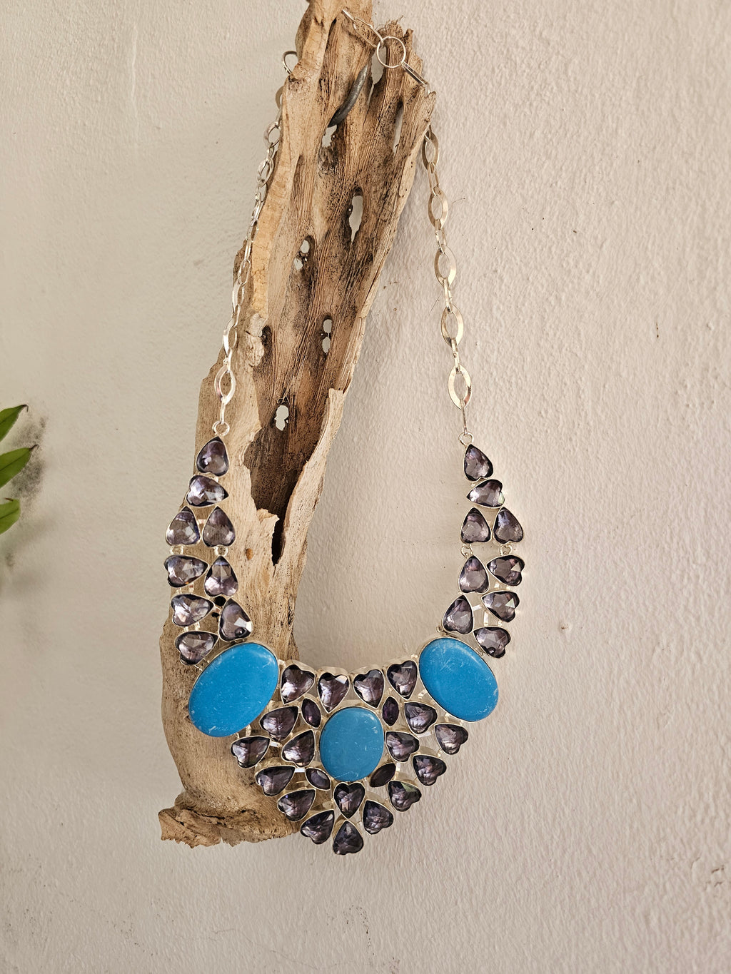 Collar espectacular en tonos de azul