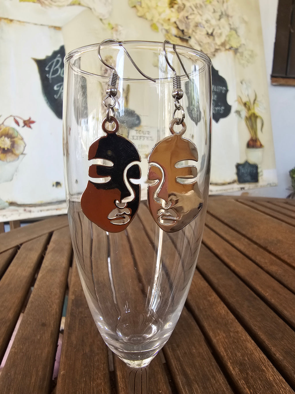 Pendientes con silueta humano