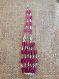 Collar púrpura con detalles interesantes