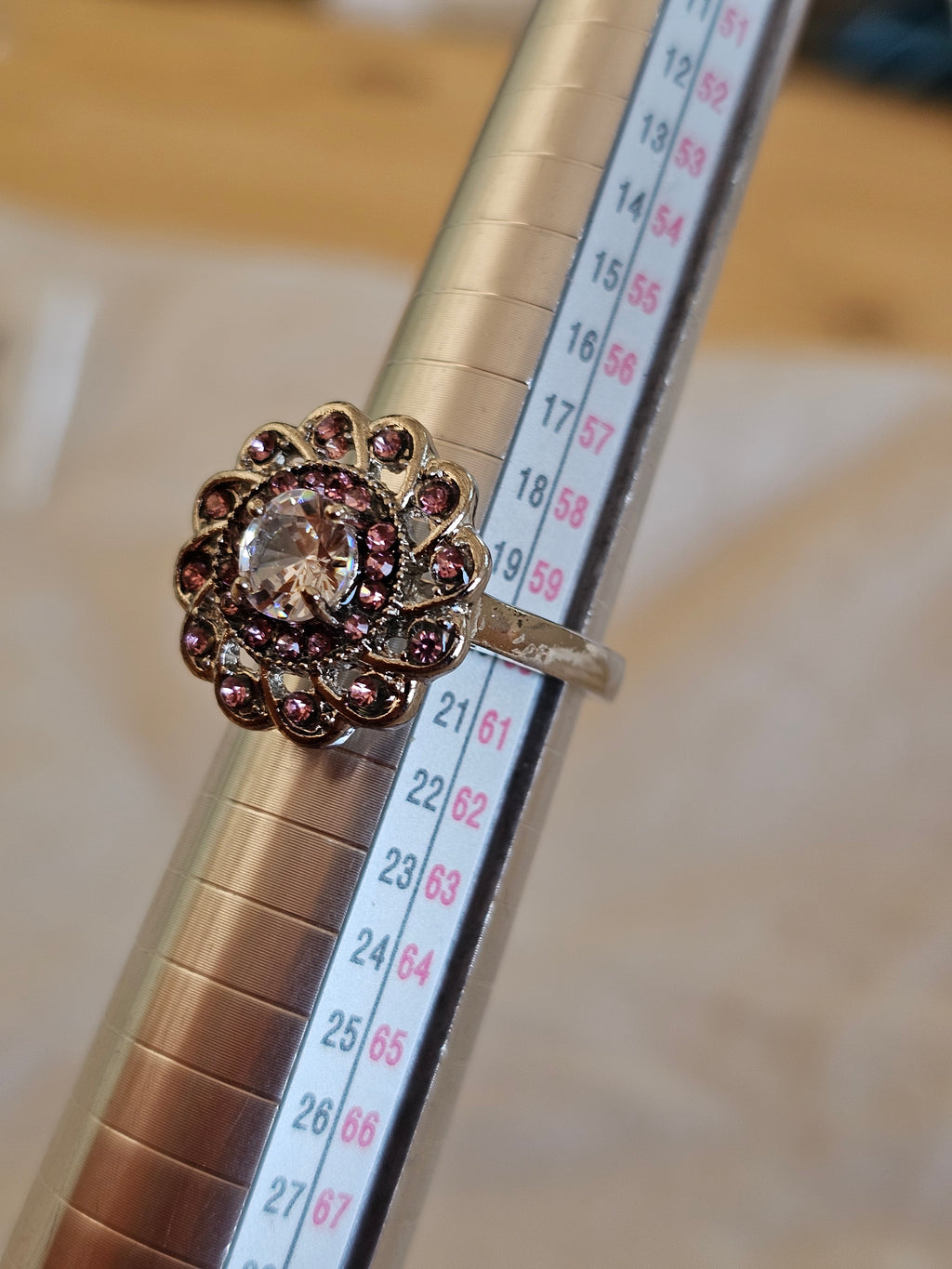 Anillo romántico y delicado
