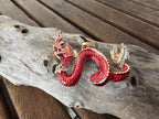 Collar Colgante Dragón Oriental Rojo – Dorado y Cristales (Betsey Johnson)