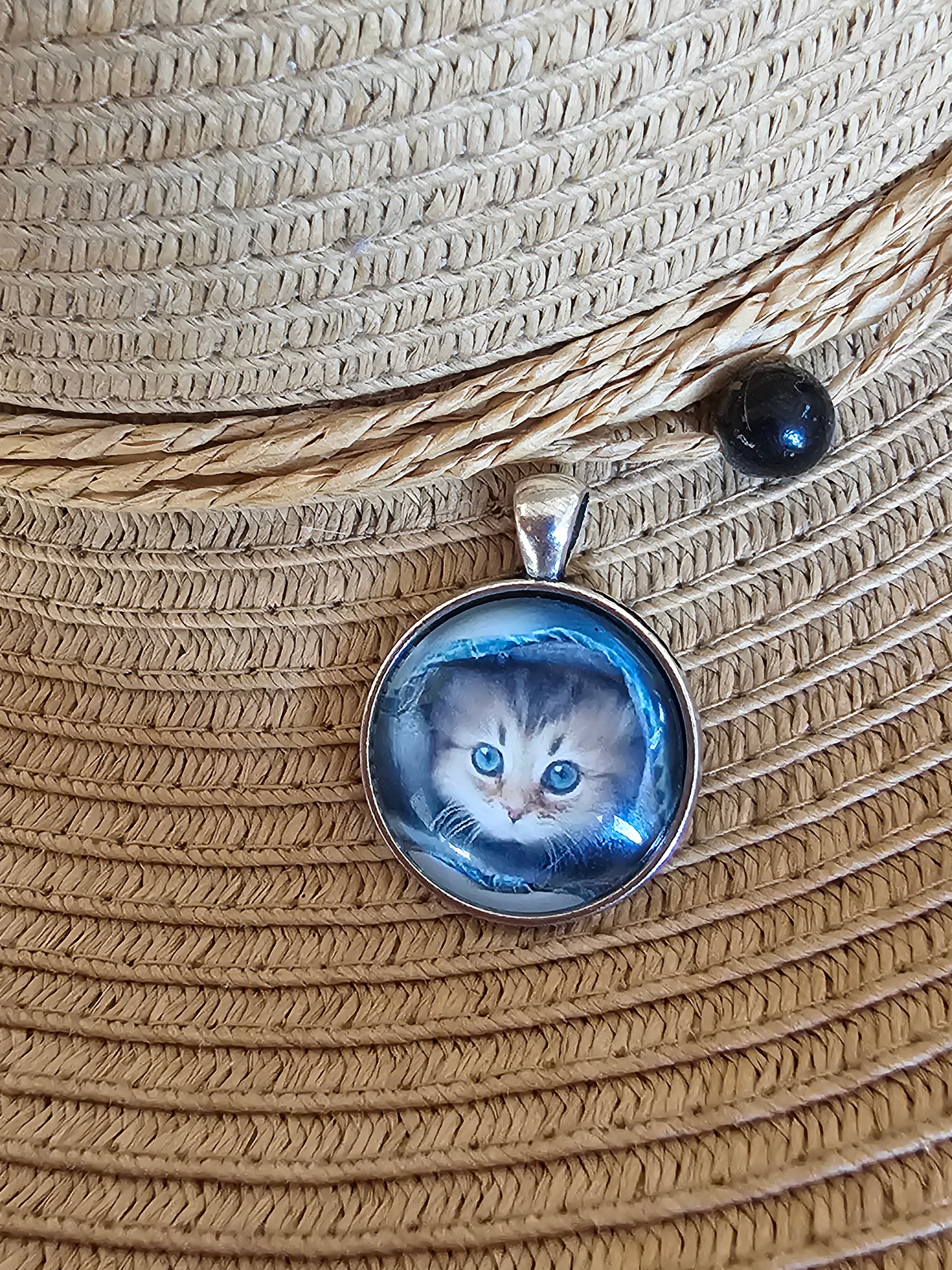 Colgante de gatito agradable