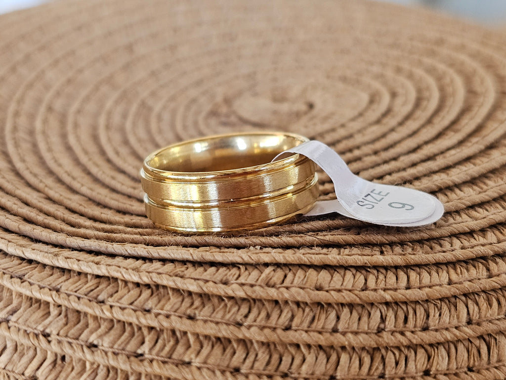 Anillo dorado ancho