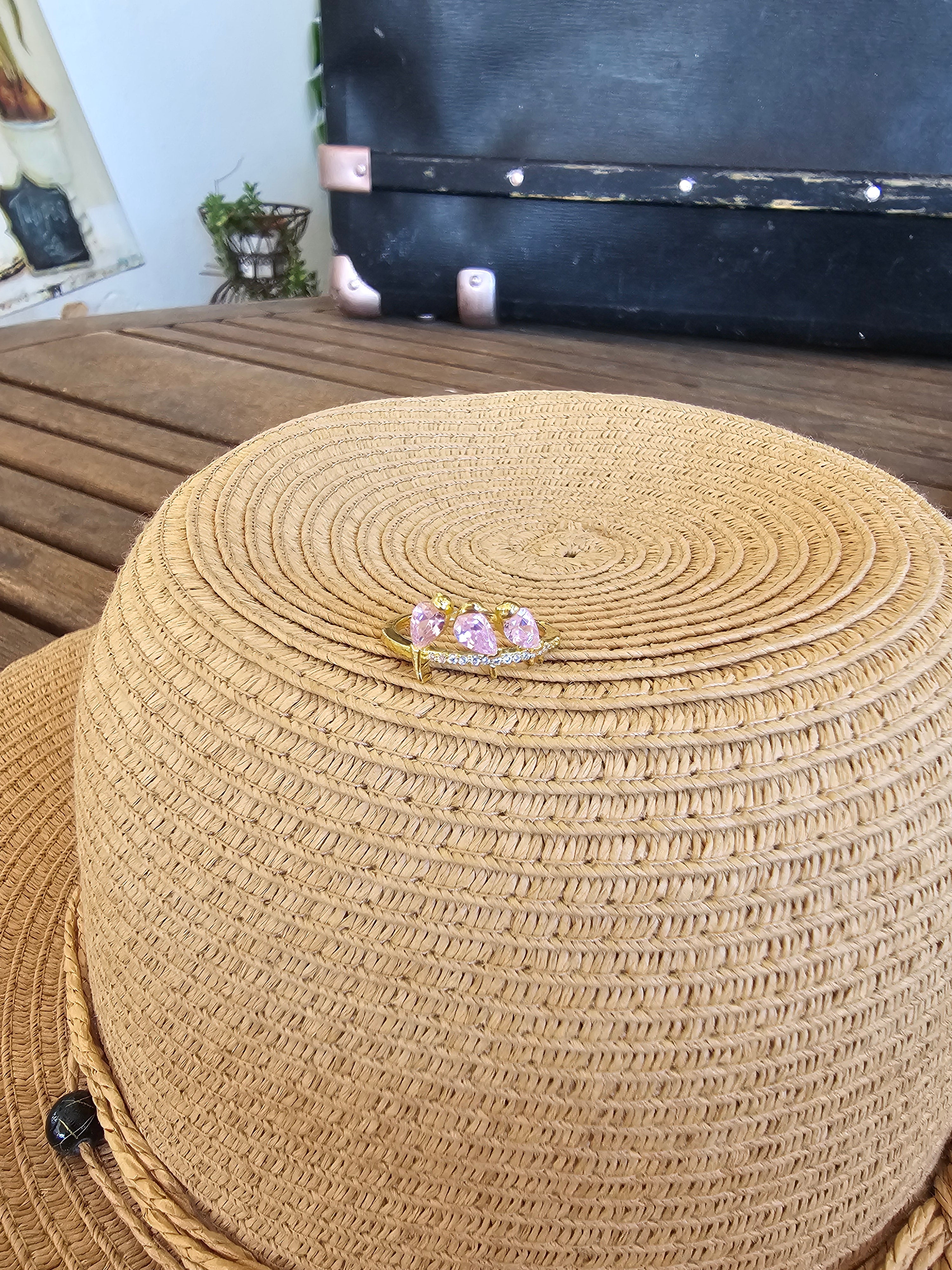 Hermoso anillo con pajaritos en la rama