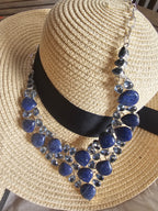 Collar azul bisutería