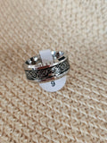 Anillo con patrón celta