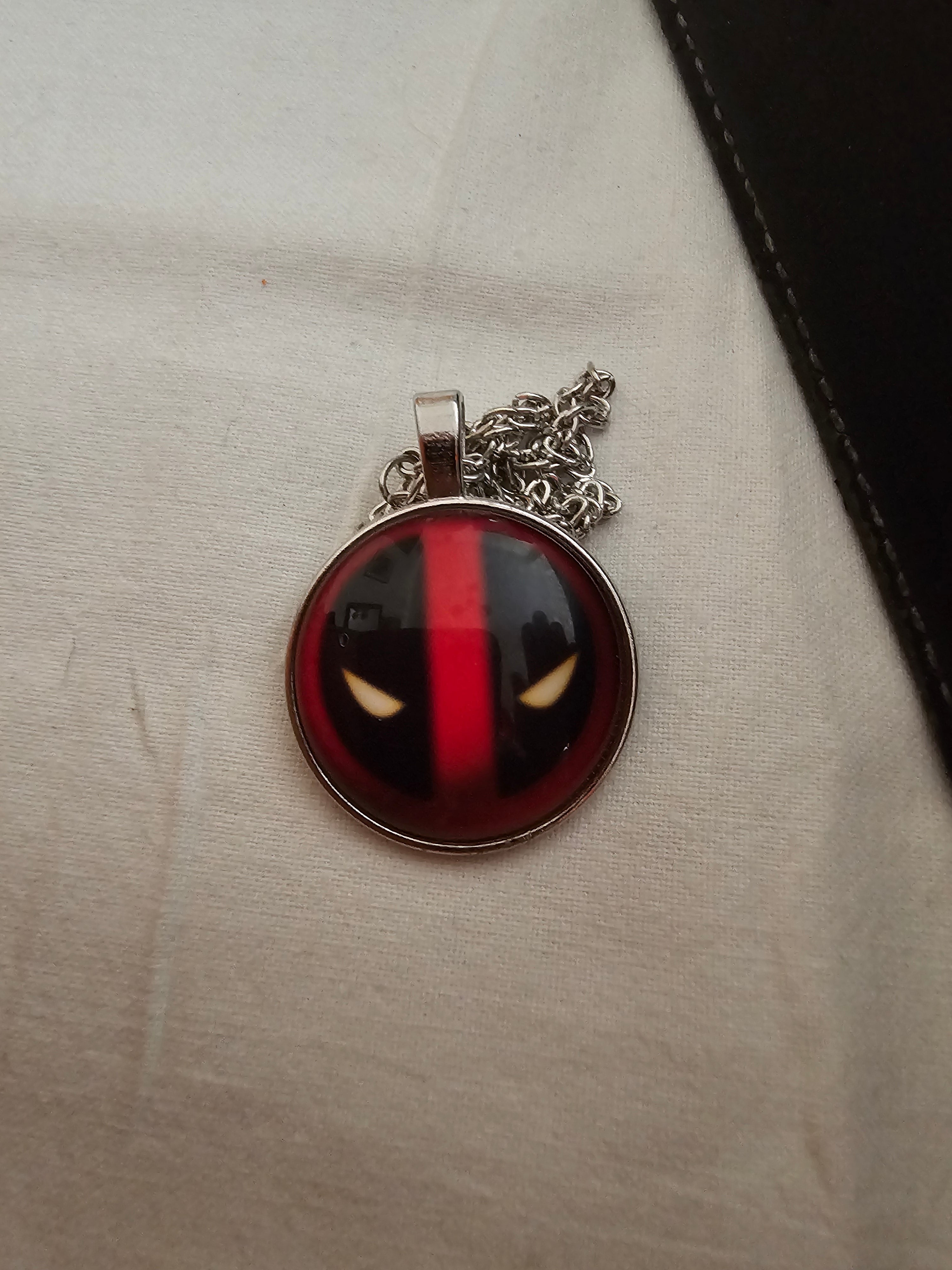 Deadpool de Marvel superheroe, colgante en burbuja de vidrio