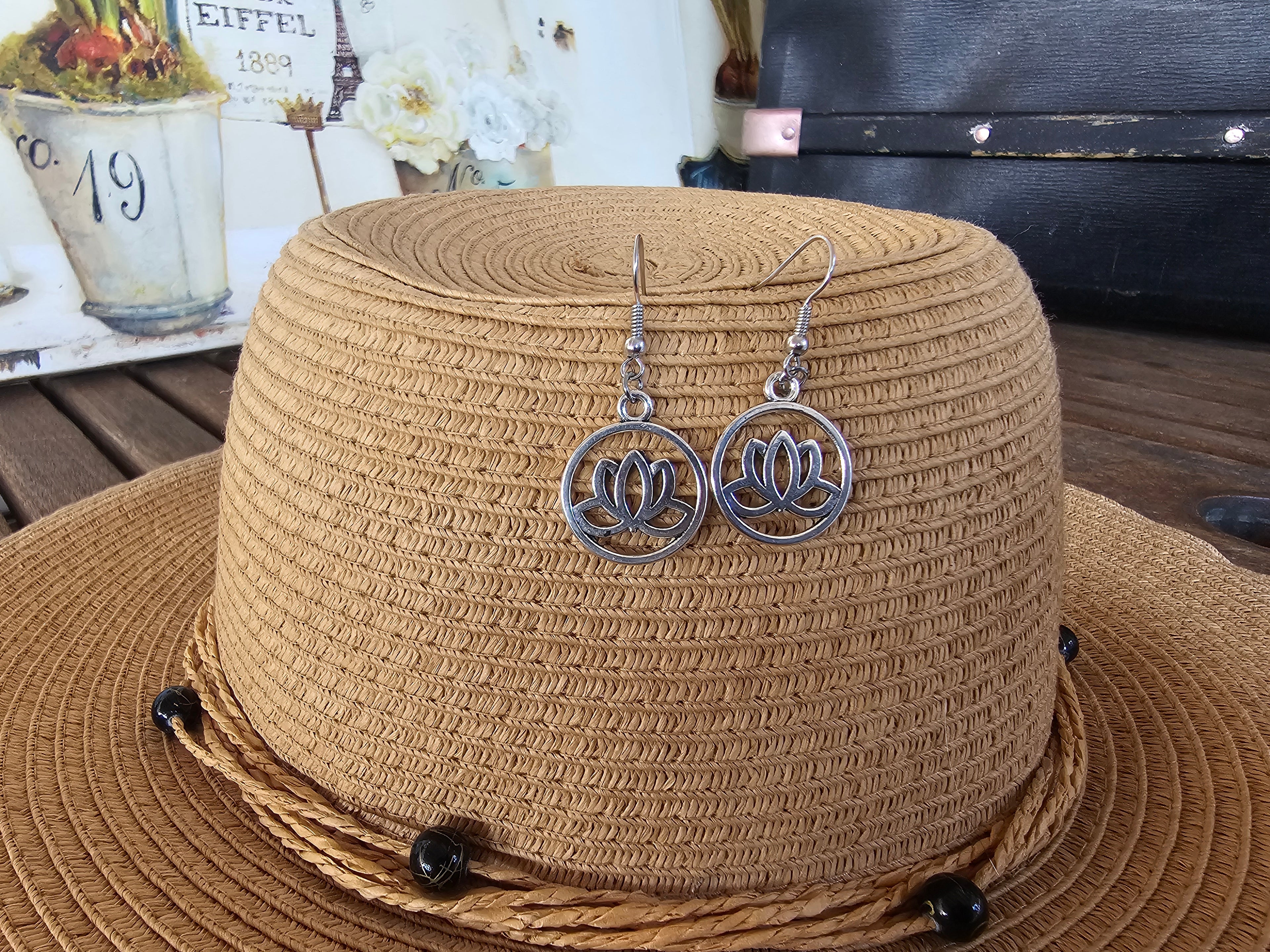 Pendientes de Flor de Loto Plateados - Pendientes Colgantes Boho Chic