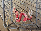 Collar Colgante Dragón Oriental Rojo – Dorado y Cristales (Betsey Johnson)