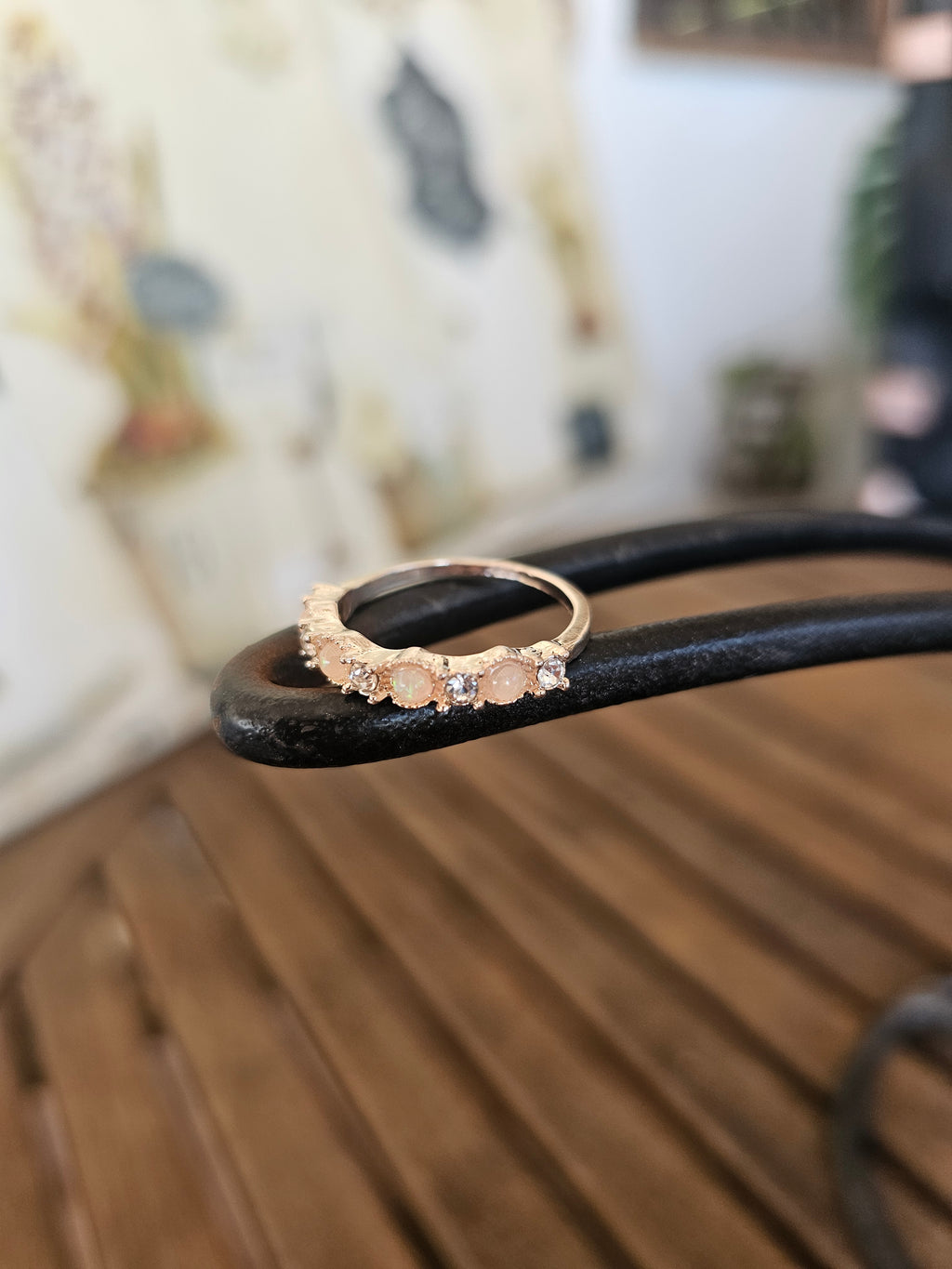 Lindo anillo en color dorado rosa