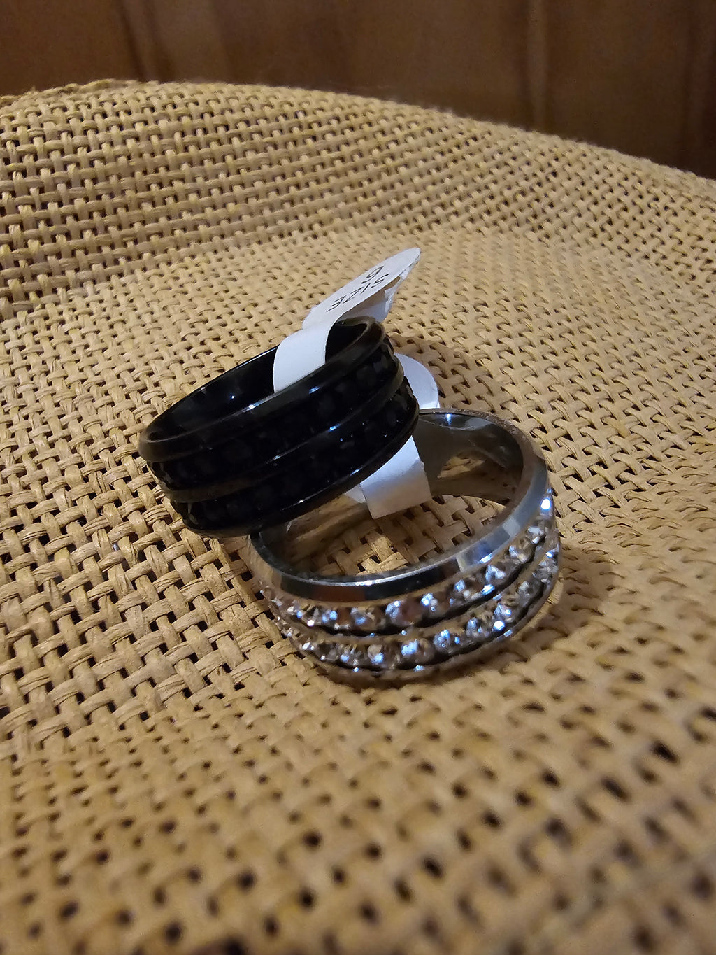 Anillo de dos filas de cristales
