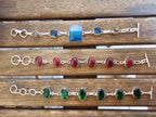 Pulseras en tres colores