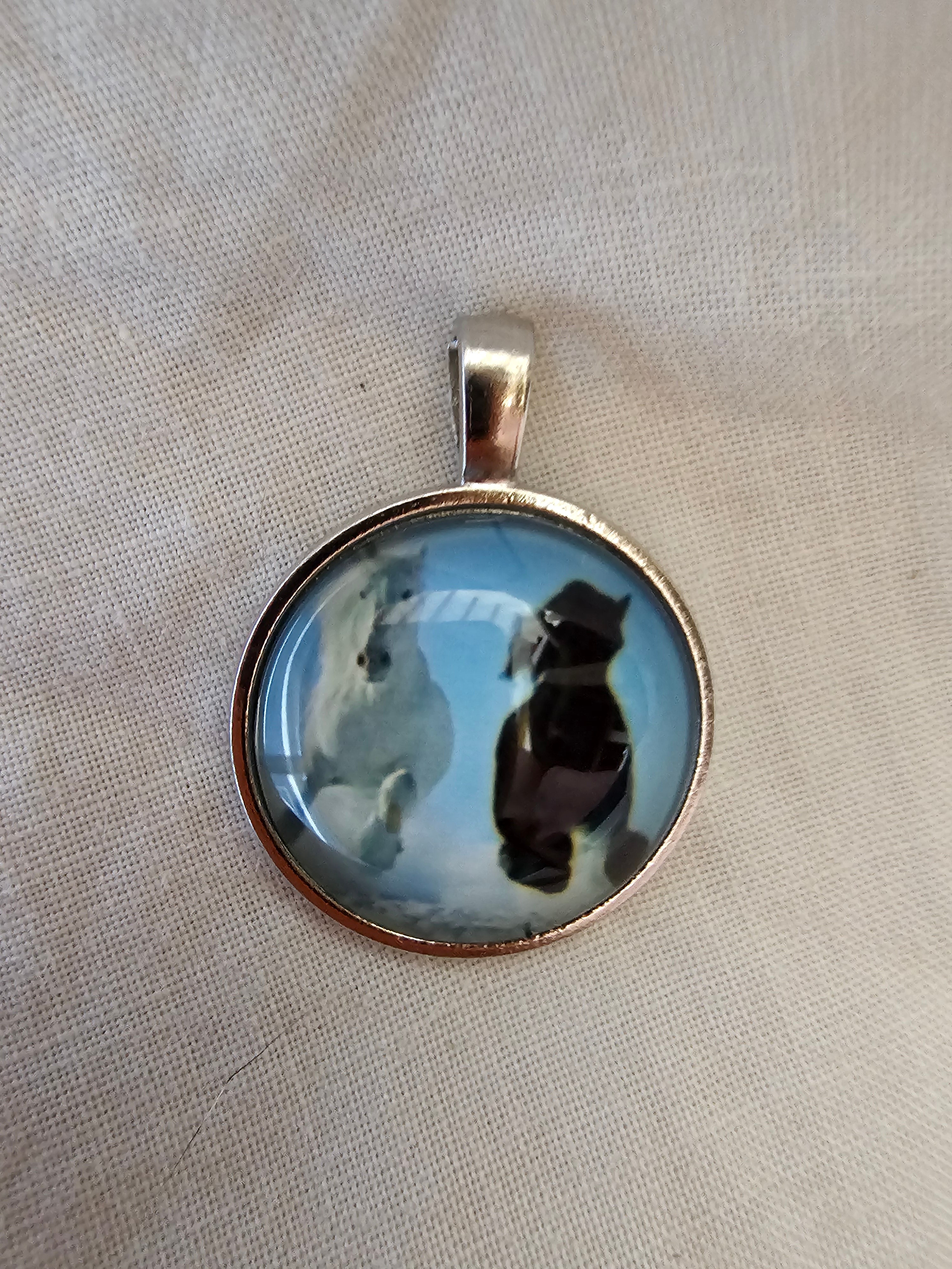 Dos caballos en colgante con cadena