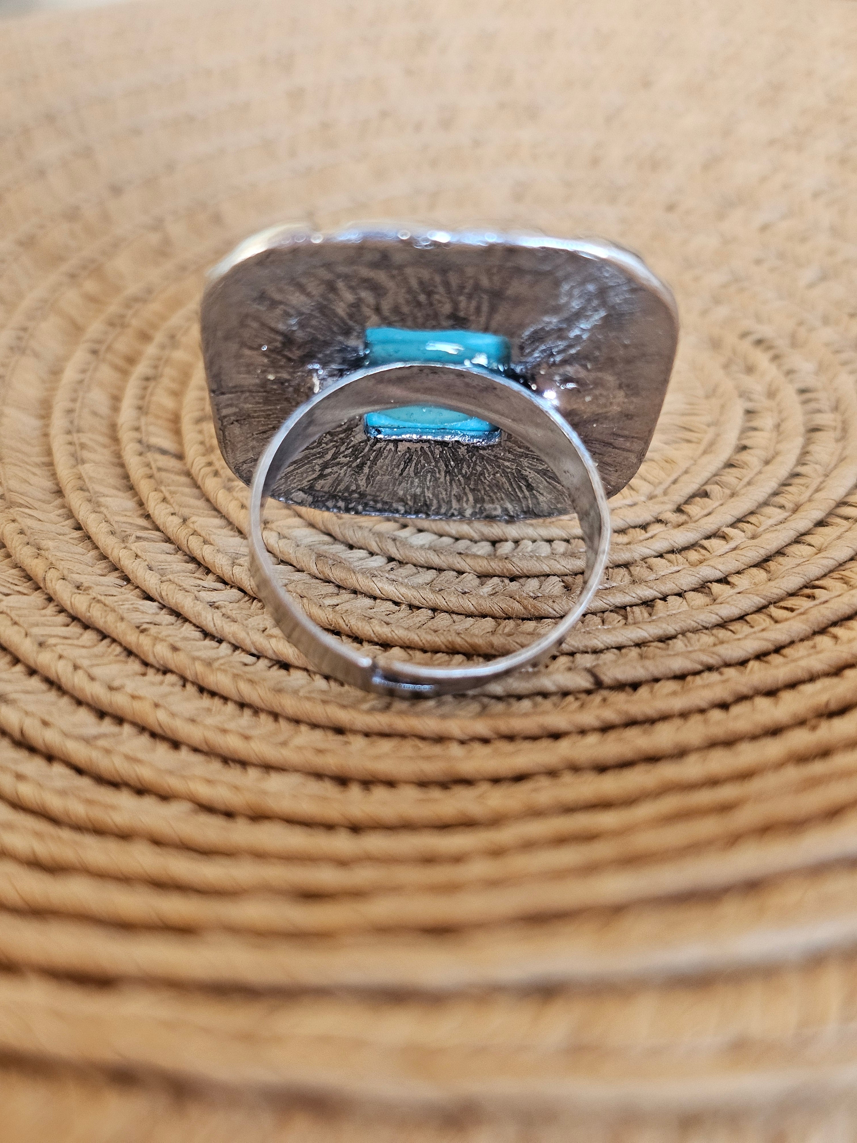 Cuadrado anillo estilo victoriano y bohemio