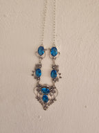 Collar delicado y elegante