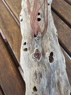 Collar Multihilo con Colgante de Corazón y Cristal Rosa – Estilo Boho Chic