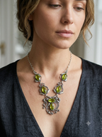 Collar delicado y elegante