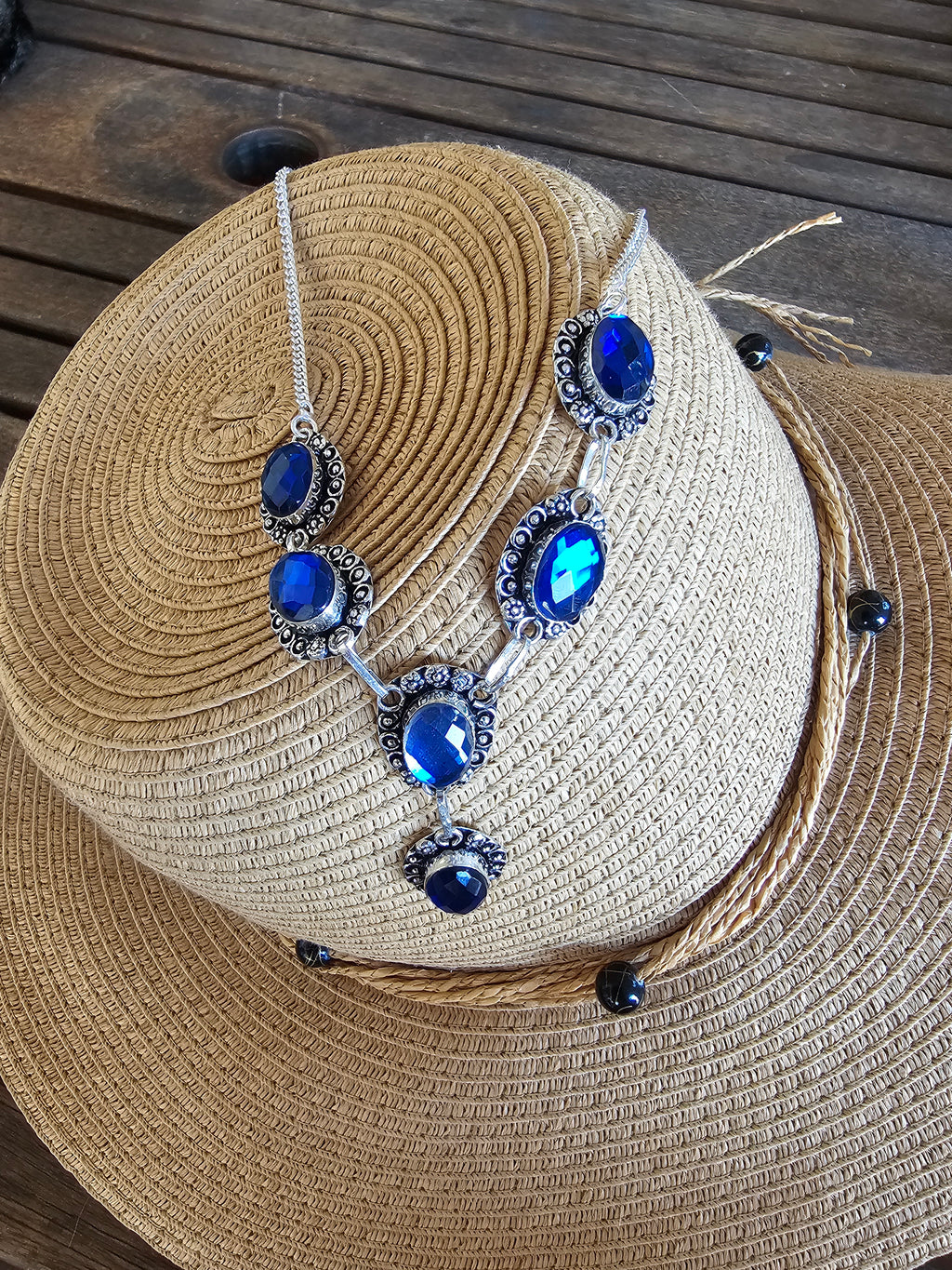 Lindo collar azul para cualquier ocasión