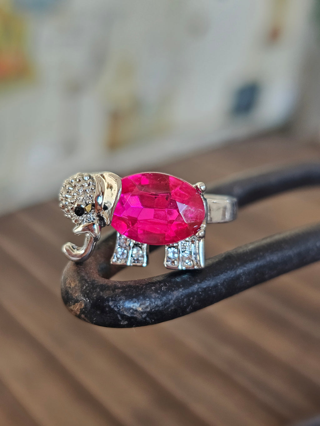 Divertido anillo en forma de elefante