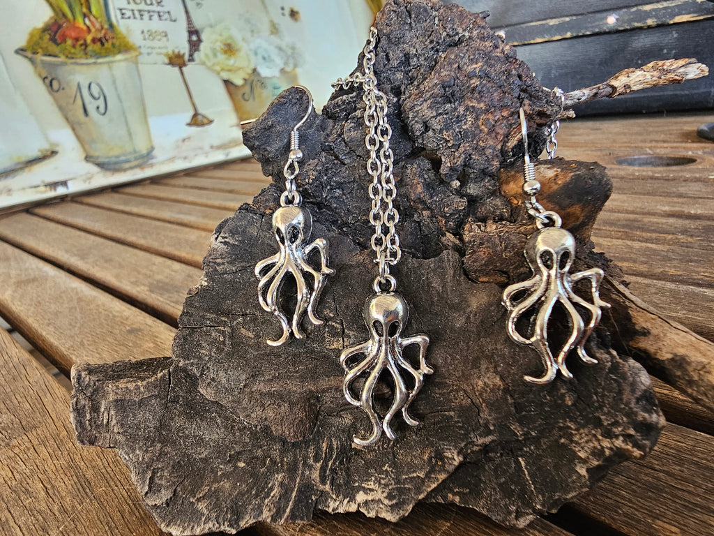 Conjunto de Collar y Pendientes Pulpo – Plata Envejecida