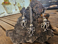 Conjunto de Collar y Pendientes Pulpo – Plata Envejecida
