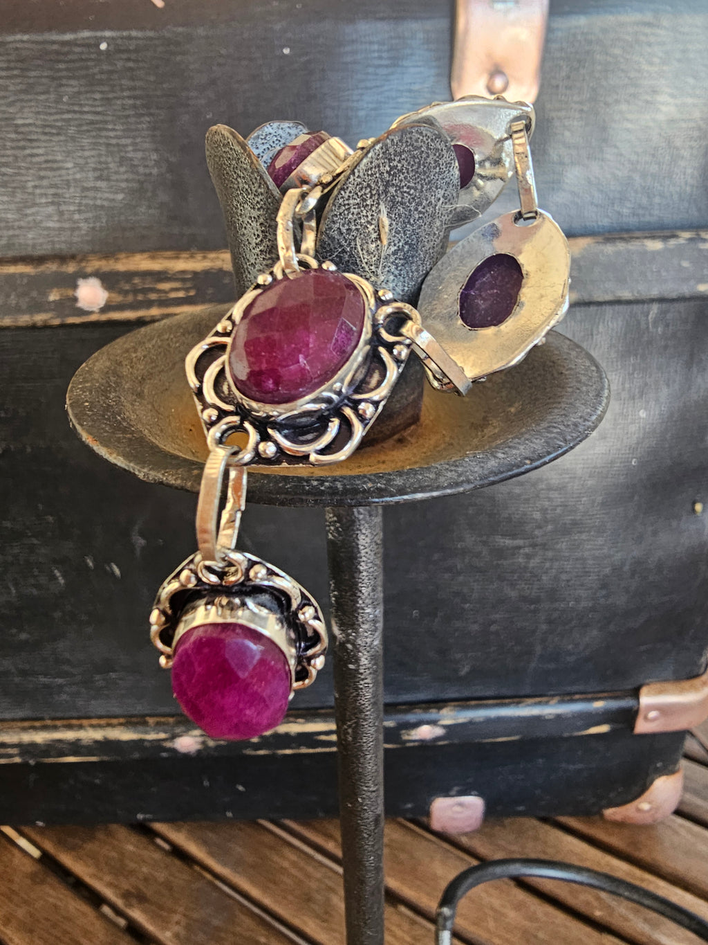 Lindo collar púrpura para cualquier ocasión