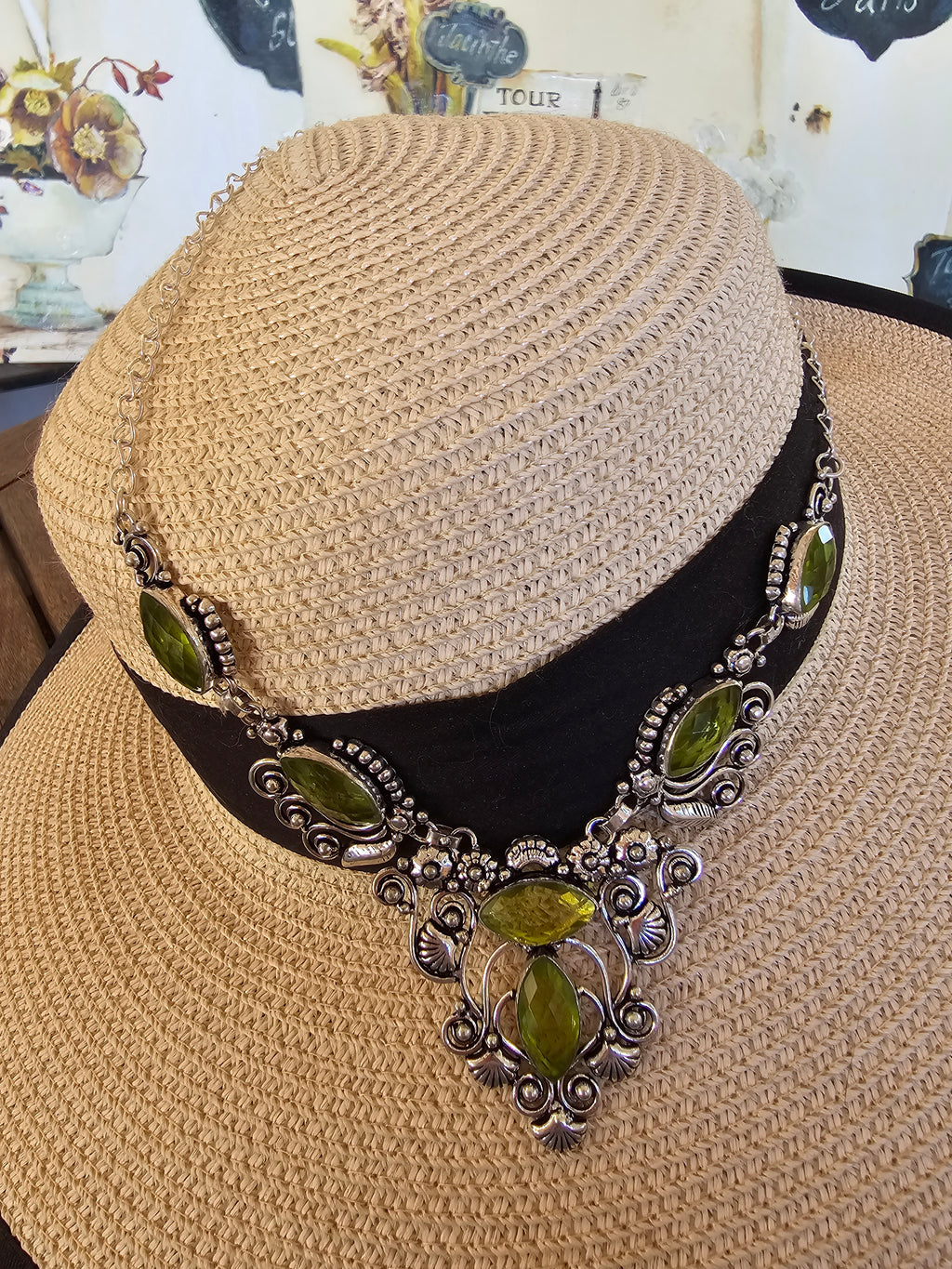 Collar delicado y elegante
