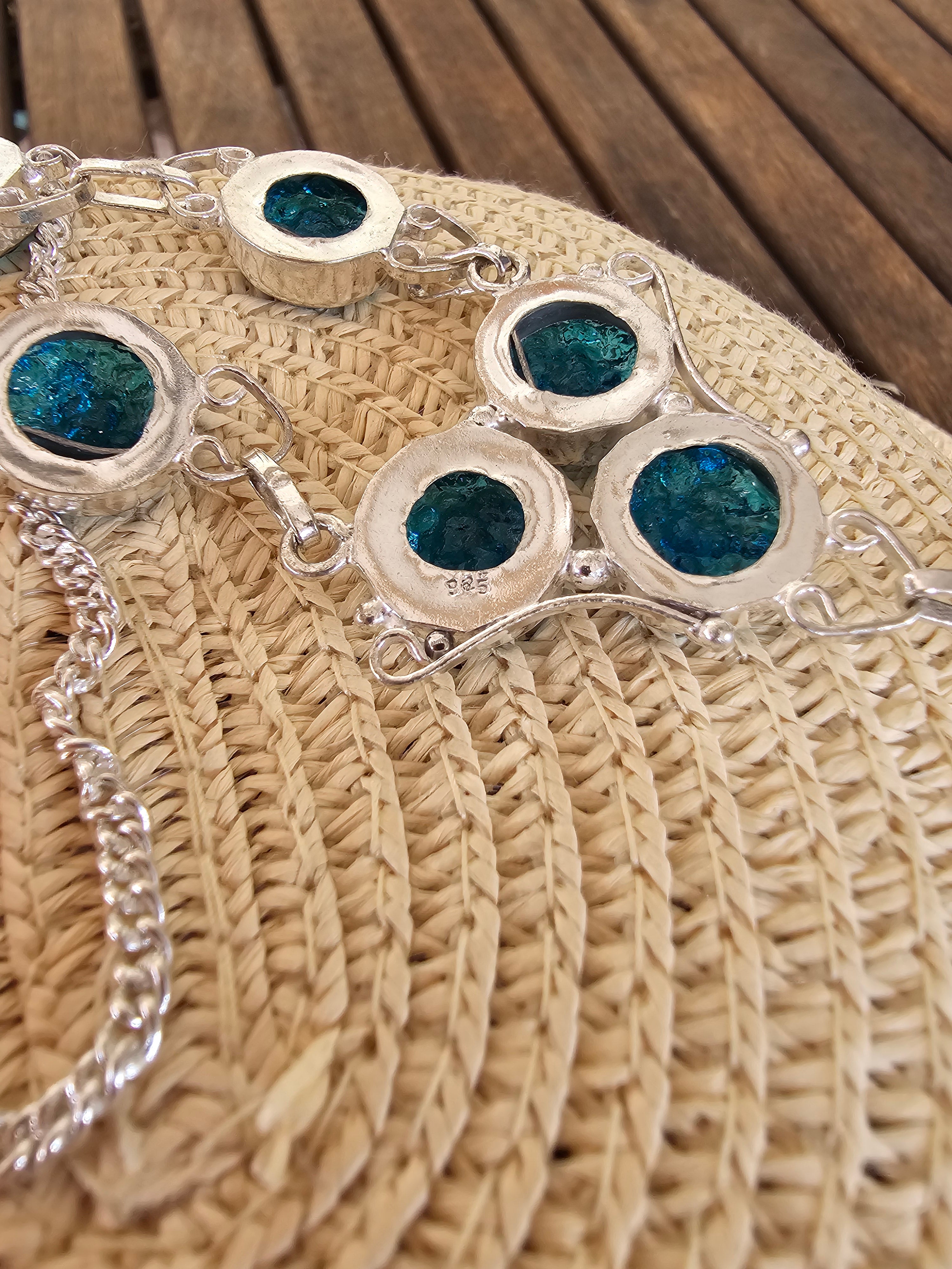 Lindo collar azul  para cualquier ocasión