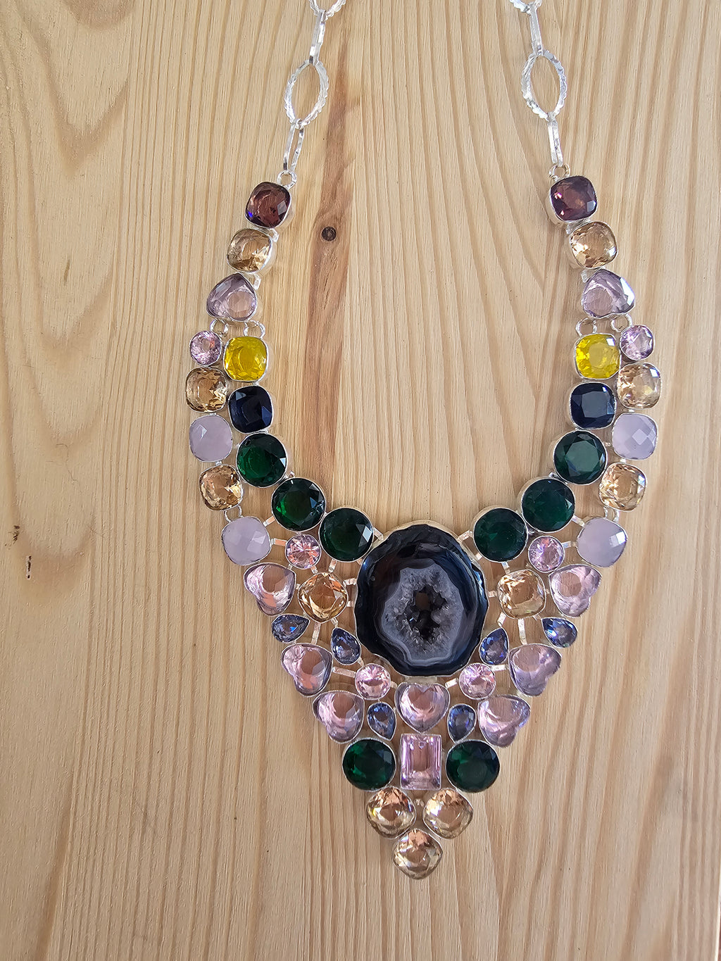 Collar magnífico con colores