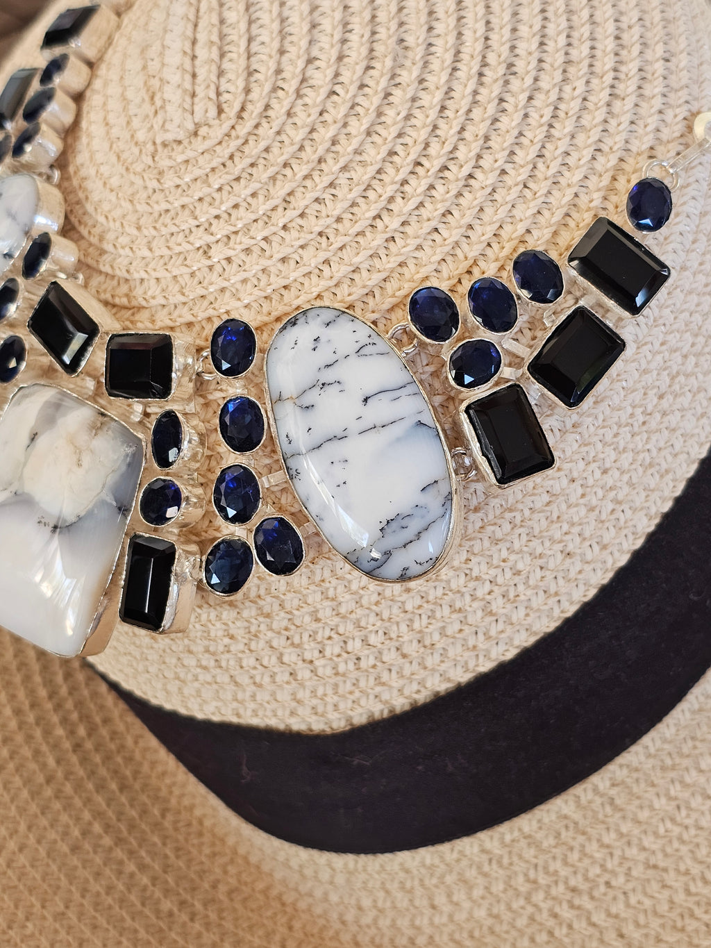 Collar elegante y magnífico