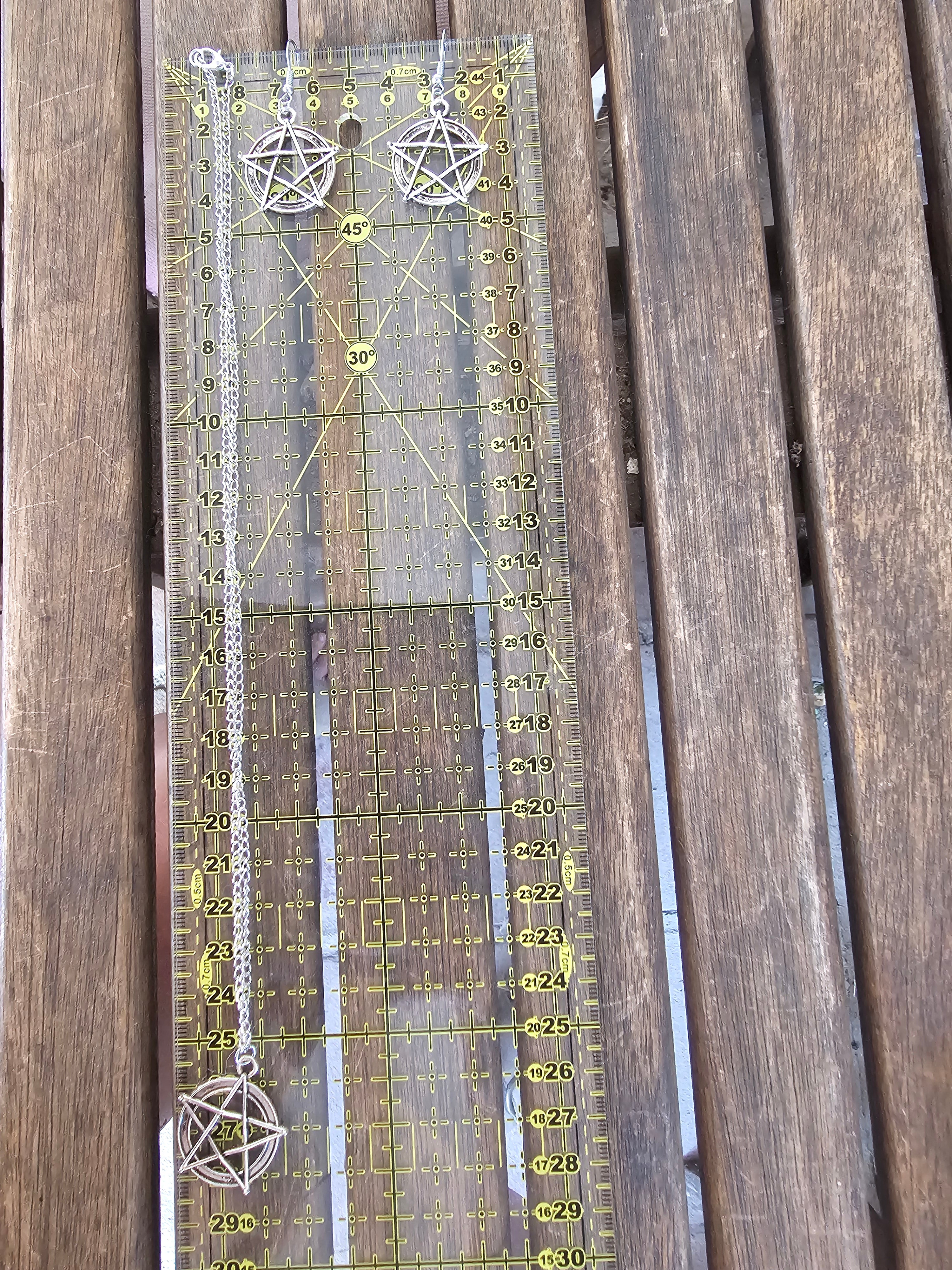 Conjunto de Collar y Pendientes Pentagrama – Plata Envejecida