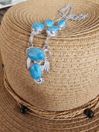 Bonito collar lavalier con alas