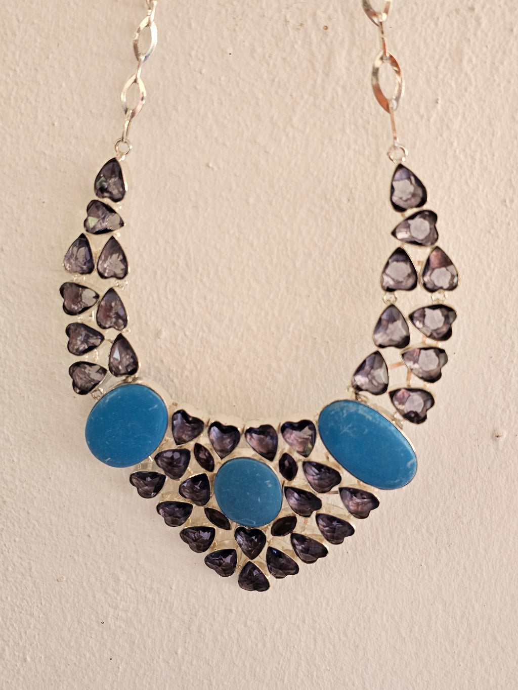 Collar espectacular en tonos de azul